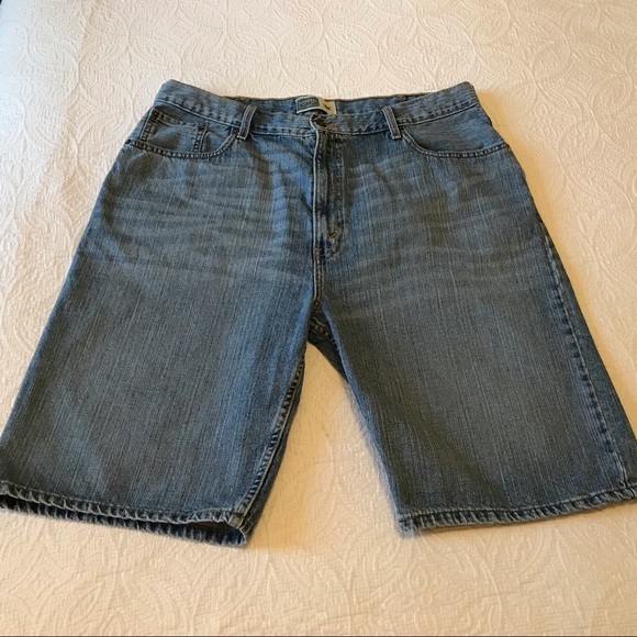 Levi Strauss & Co Signature Loose Light Wash Denim Shorts - Picture 3 of 10